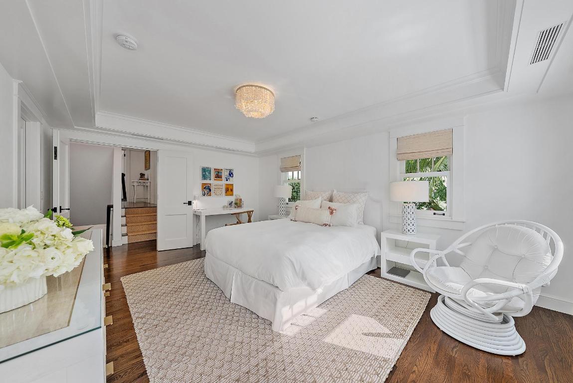 "Sea" Street Paradise