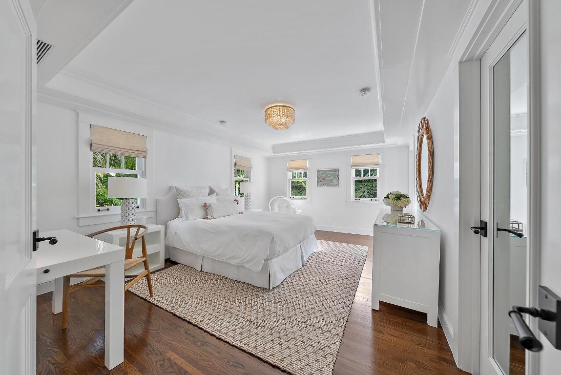 "Sea" Street Paradise