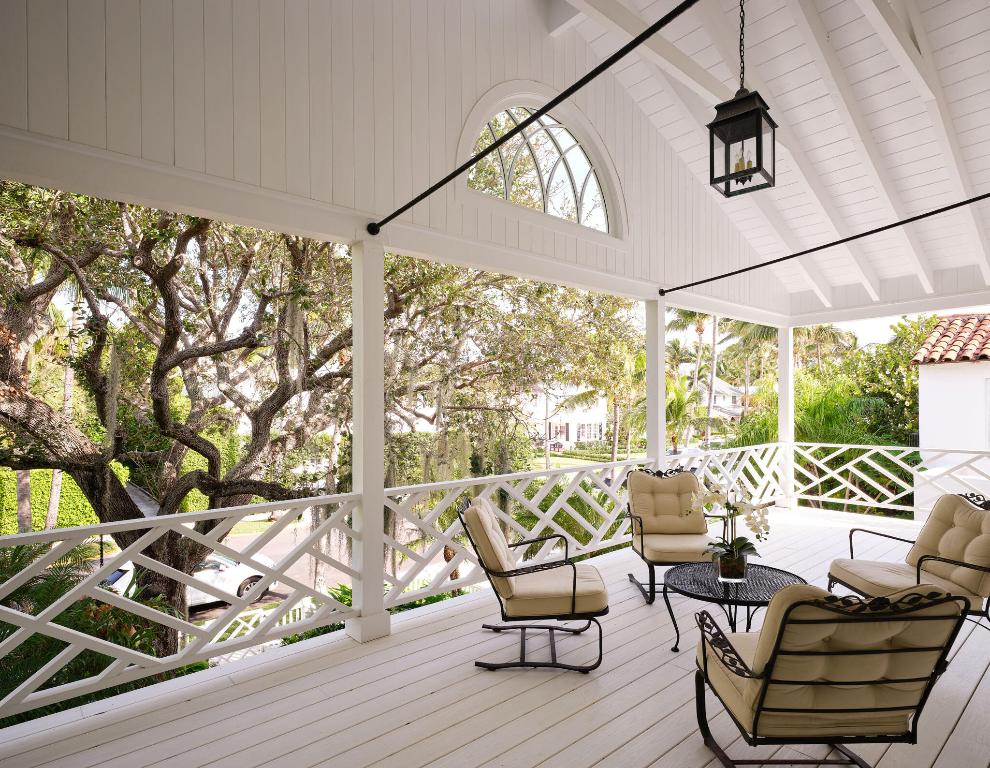 "Sea" Street Paradise