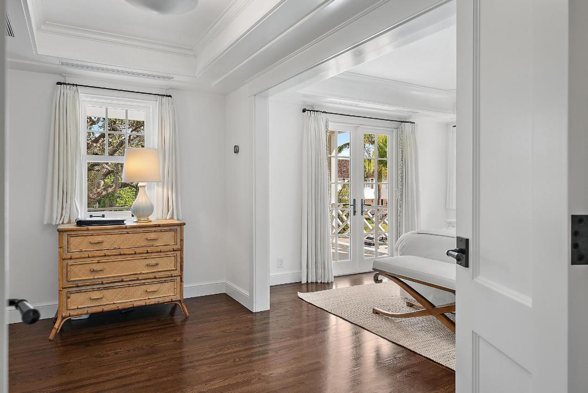 "Sea" Street Paradise