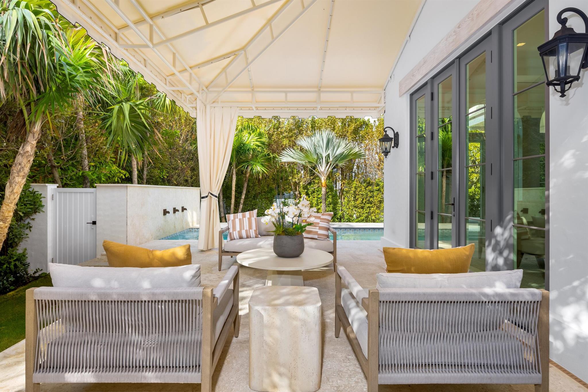 422 Australian Avenue