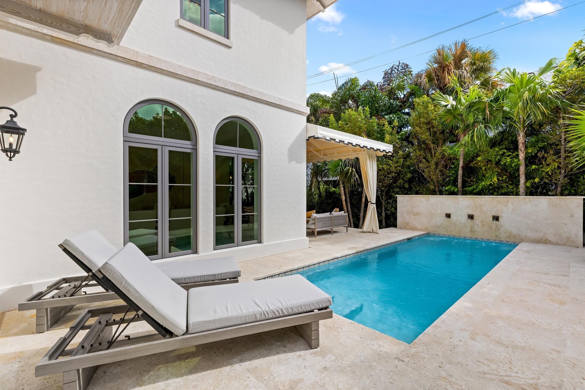 422 Australian Avenue