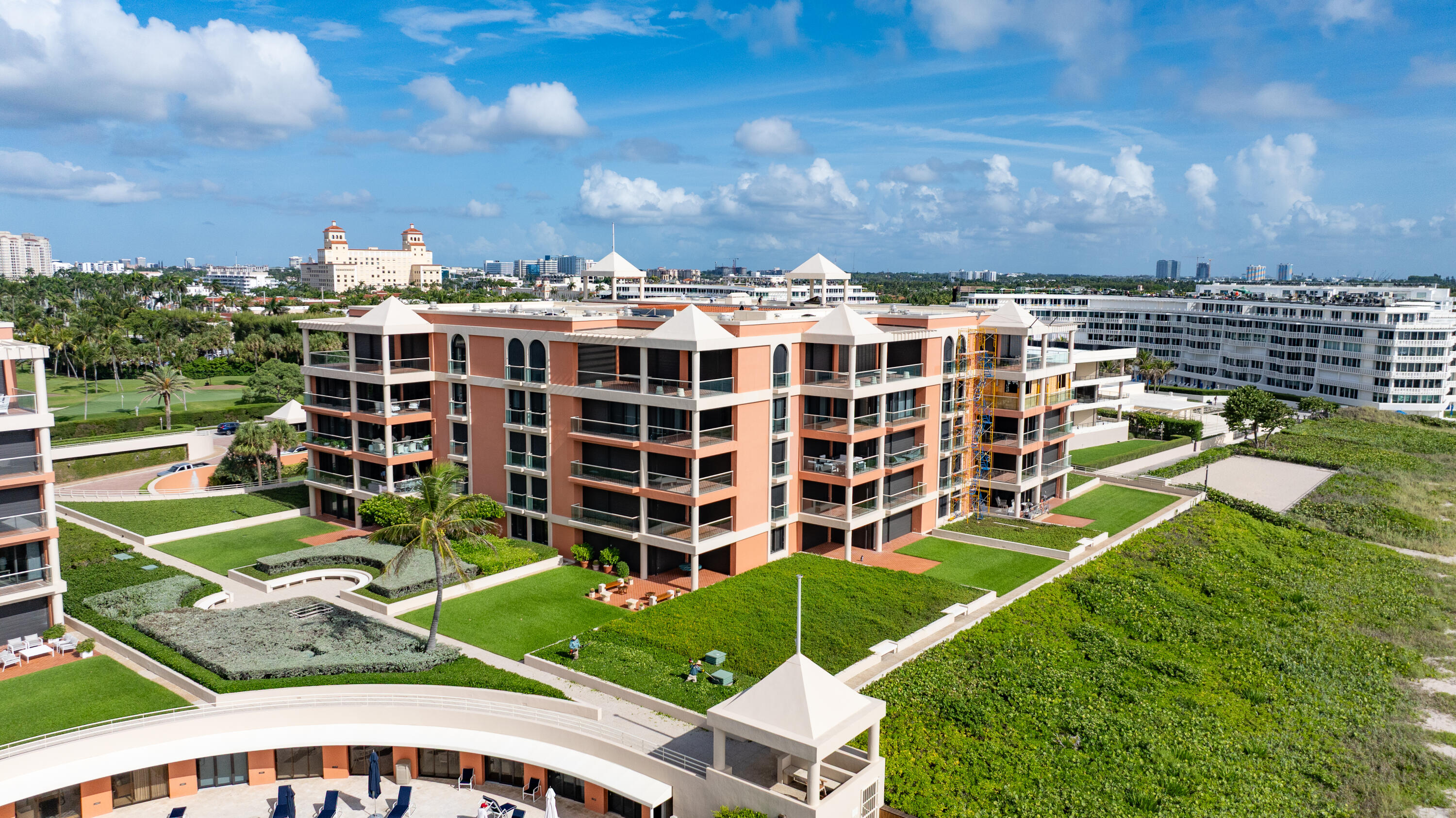 2 N Breakers Row N25