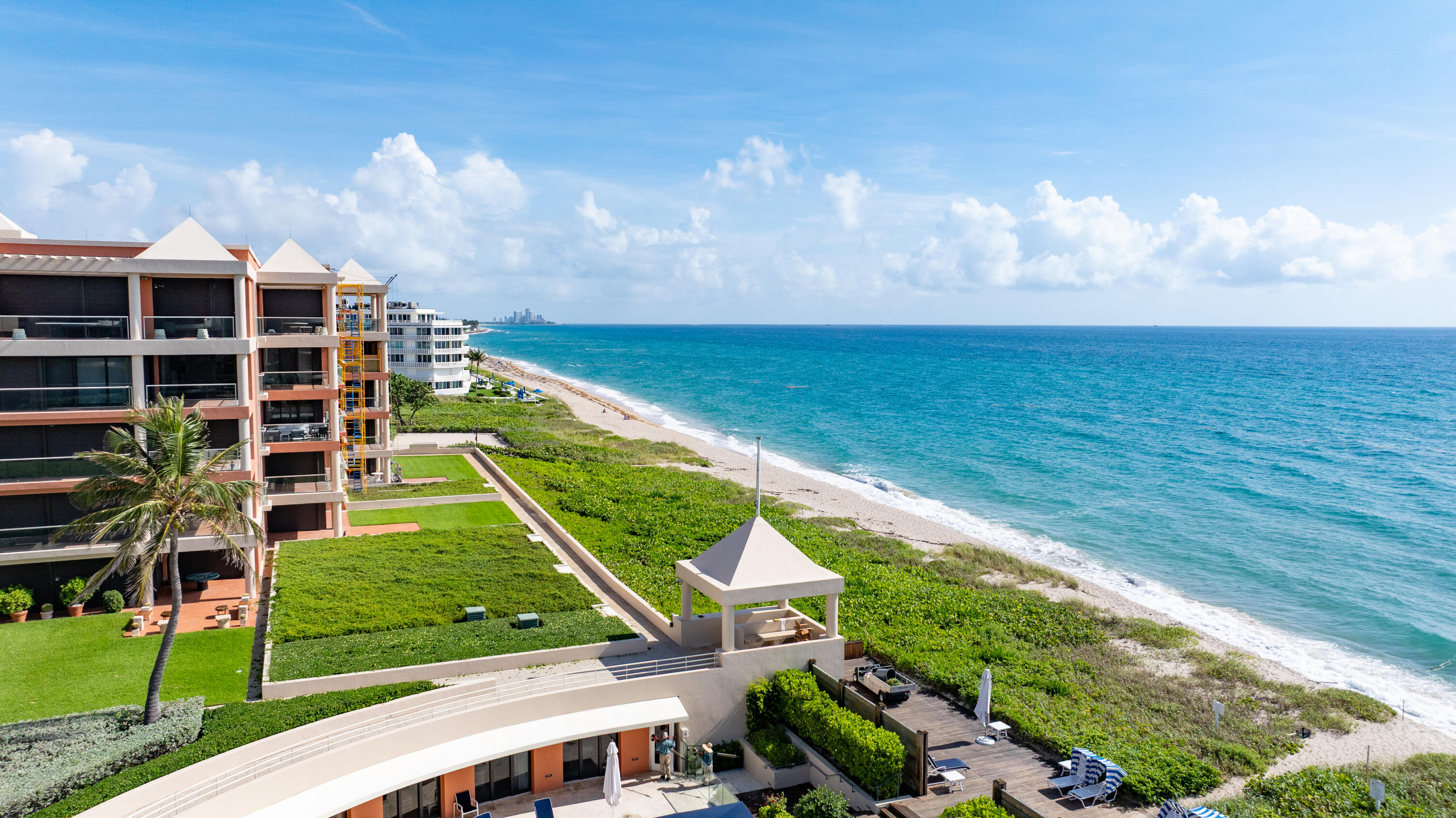 2 N Breakers Row N25