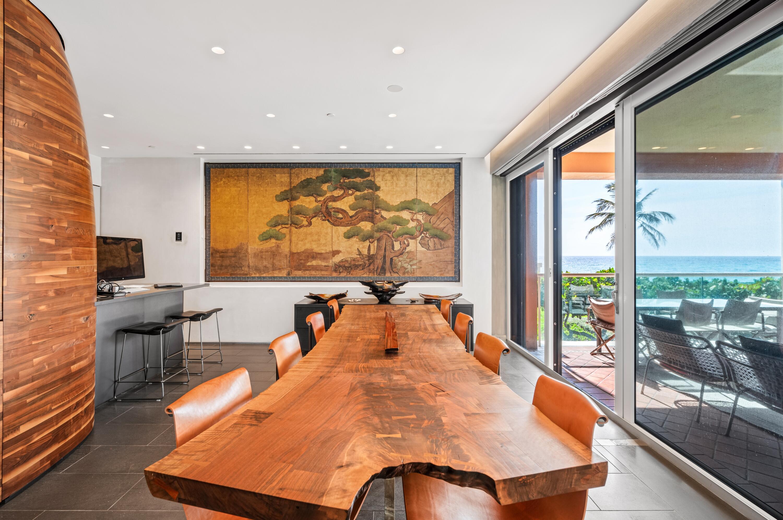 2 N Breakers Row N25