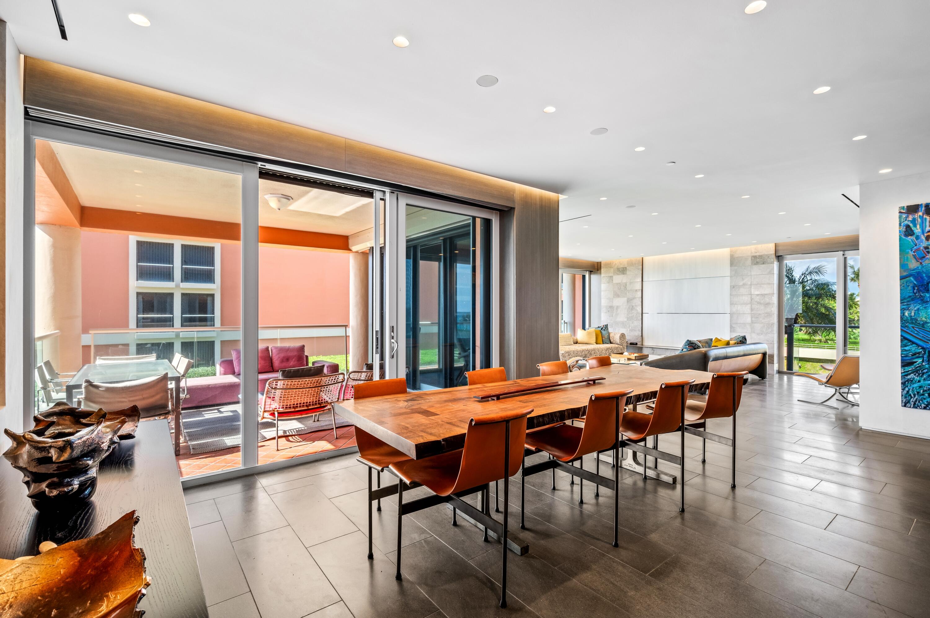 2 N Breakers Row N25