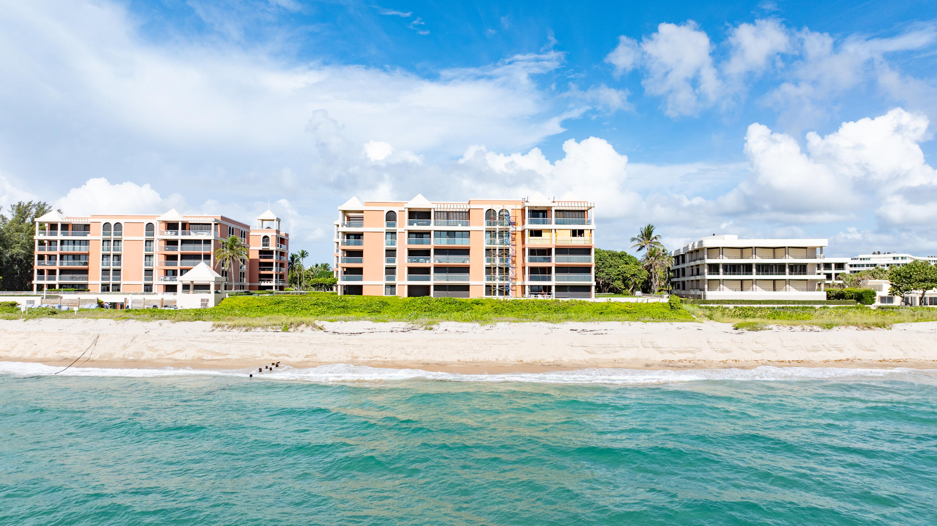 2 N Breakers Row N25