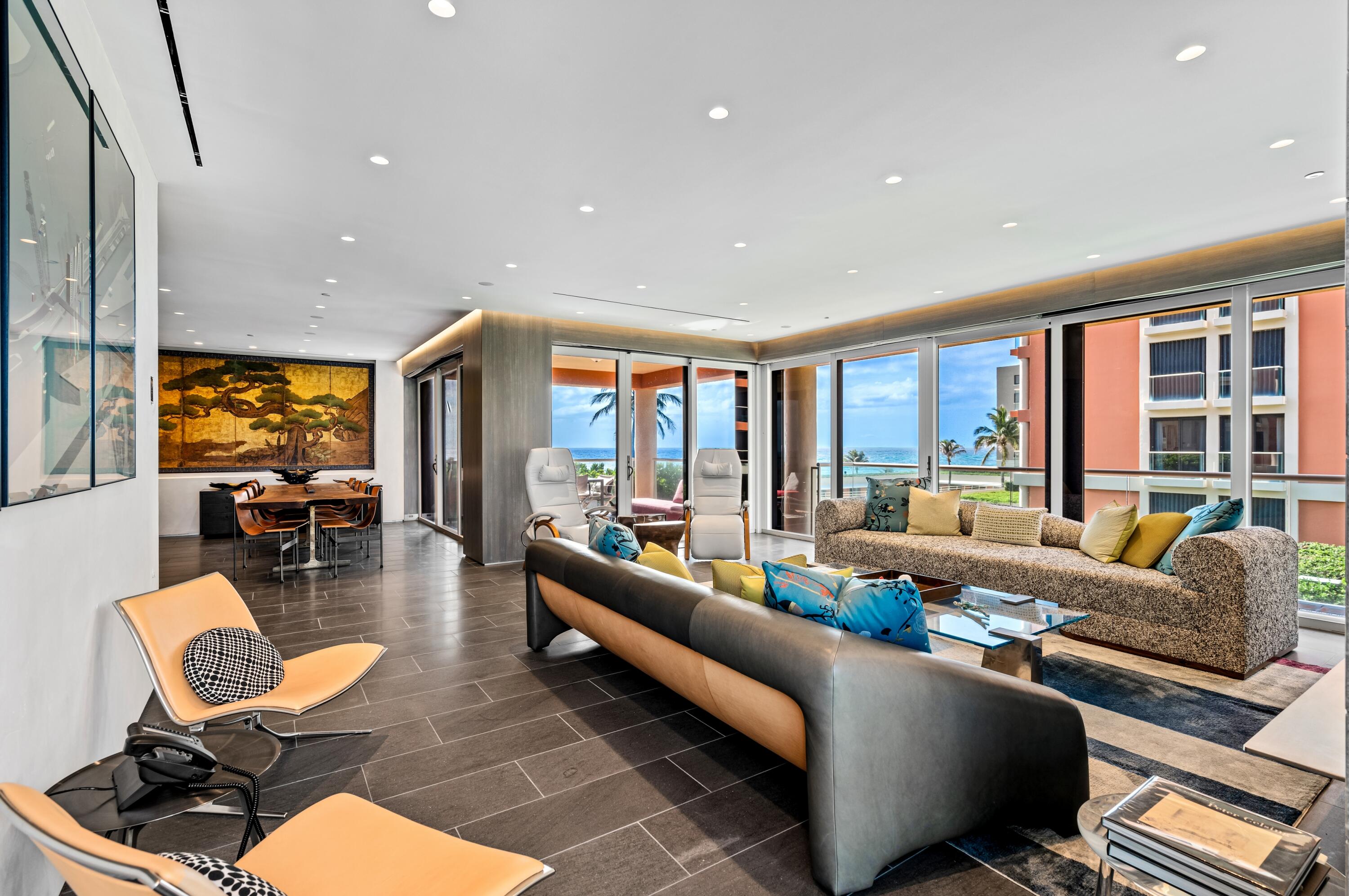 2 N Breakers Row N25