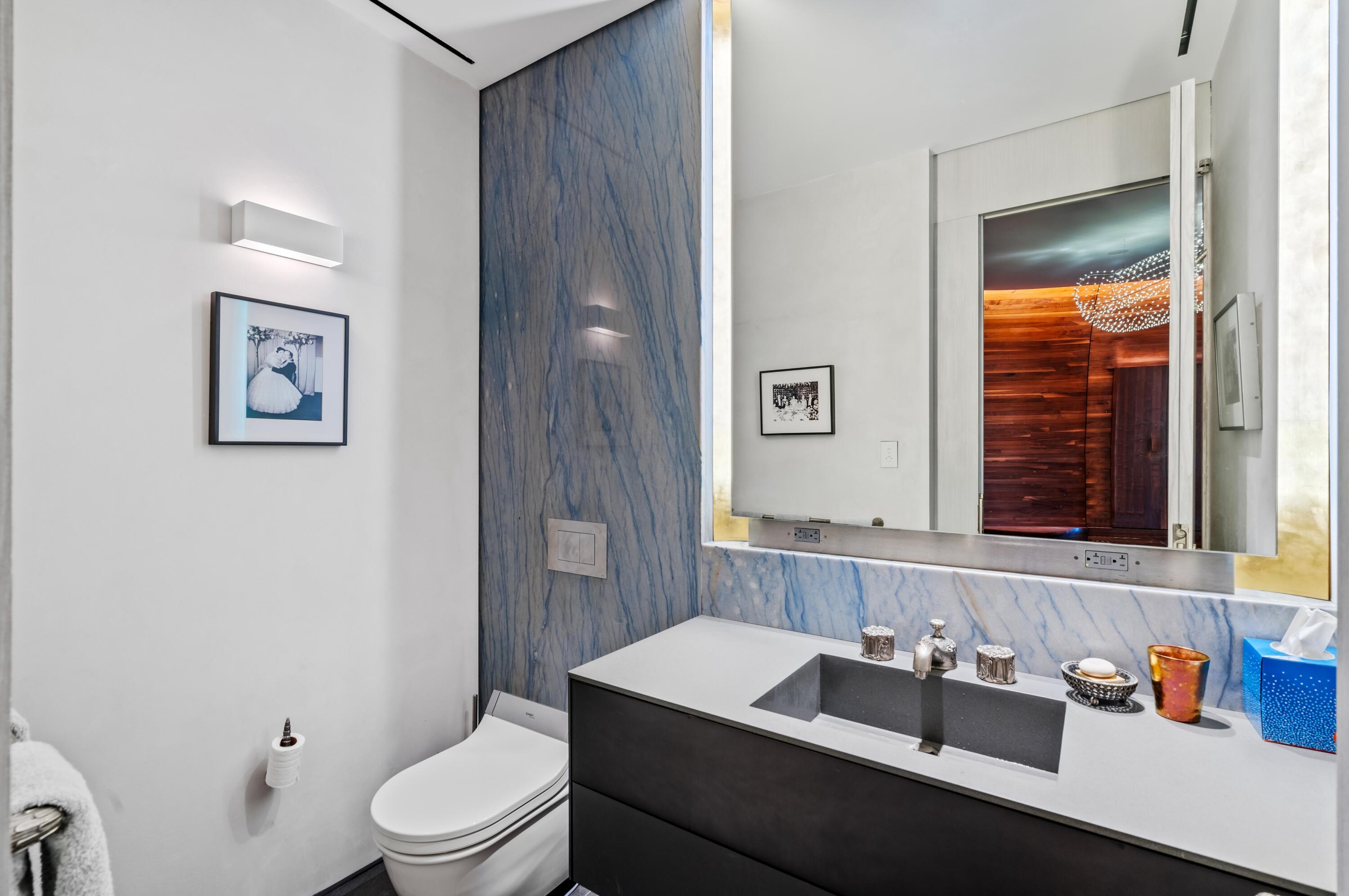 2 N Breakers Row N25