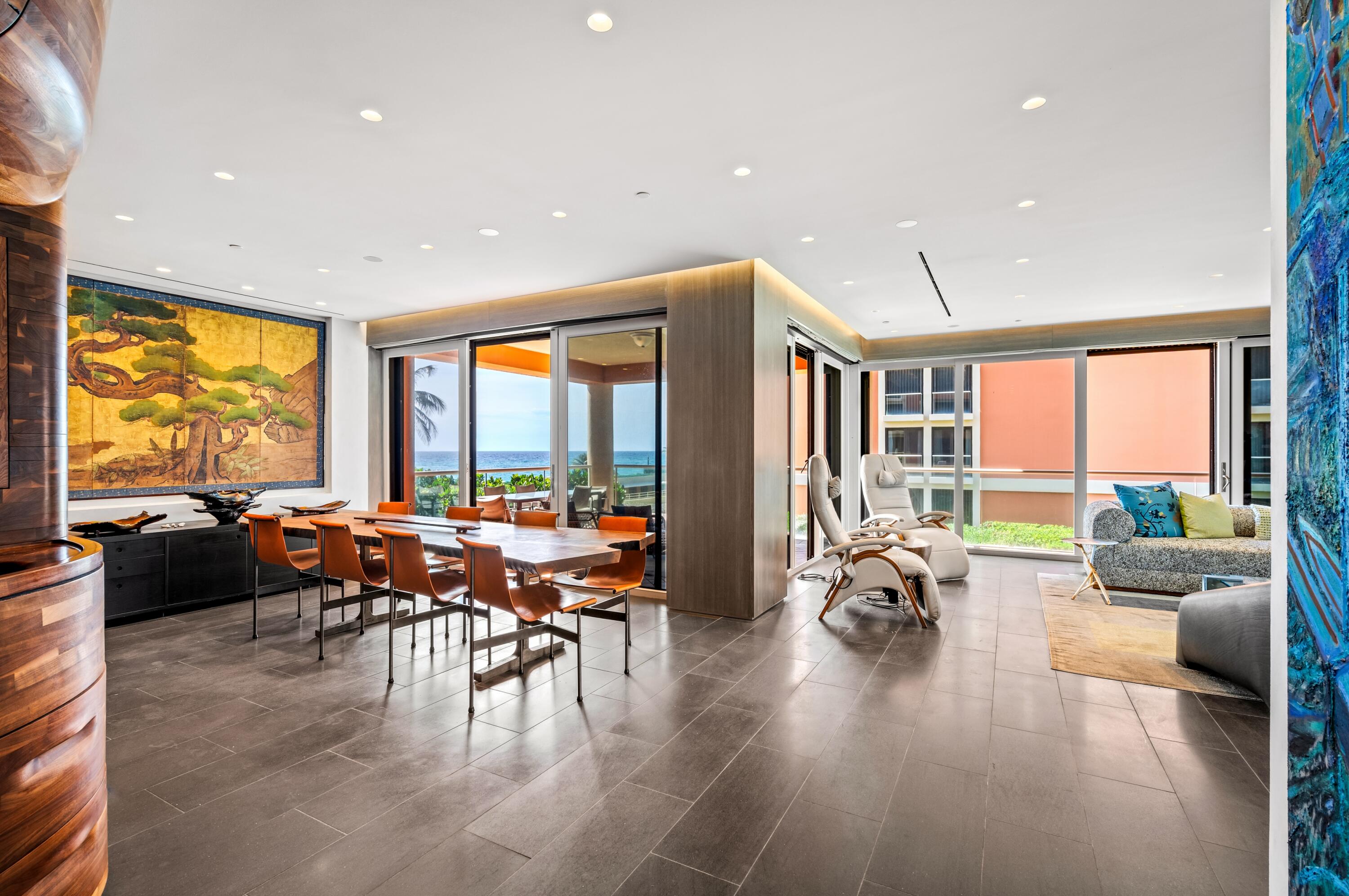 2 N Breakers Row N25