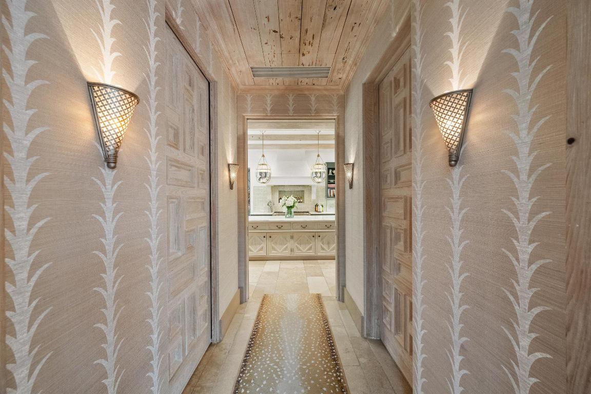 Picturesque Ocean Block Residence Near Town