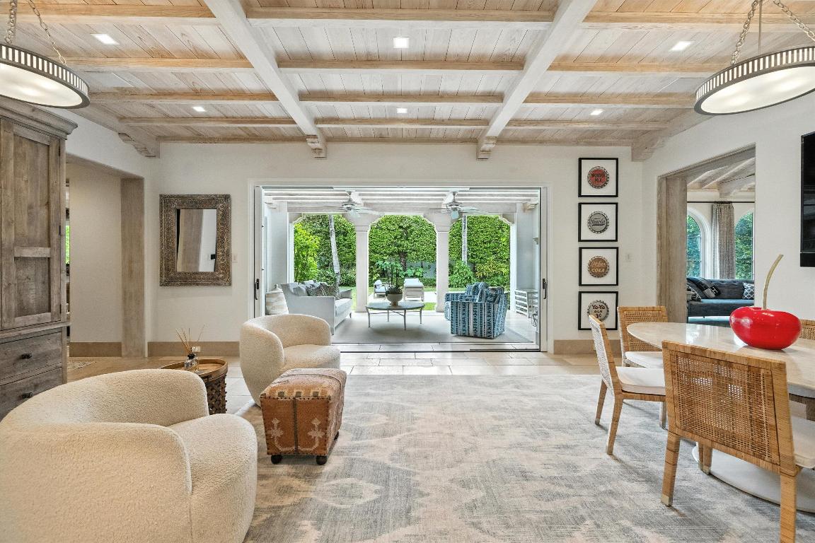 Picturesque Ocean Block Residence Near Town