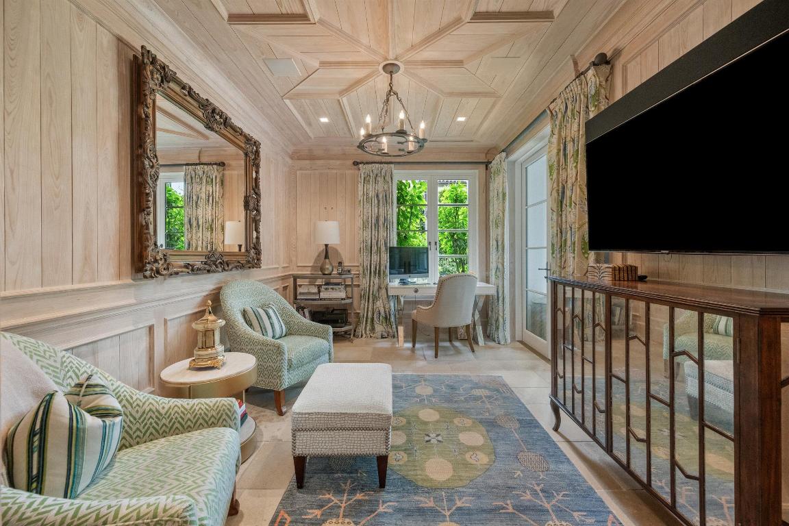 Picturesque Ocean Block Residence Near Town