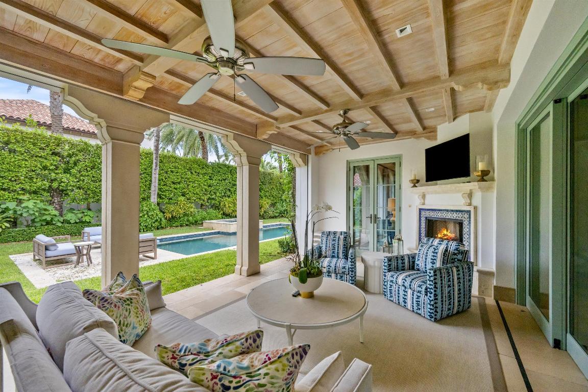 Picturesque Ocean Block Residence Near Town