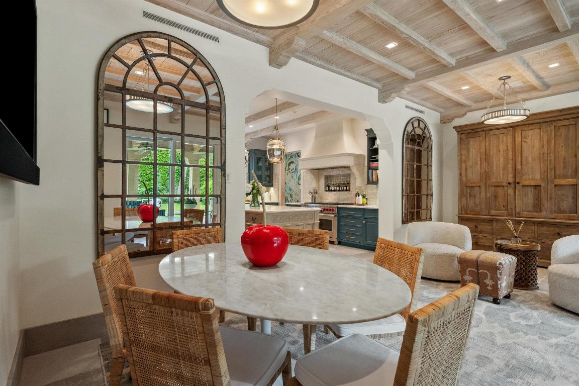 Picturesque Ocean Block Residence Near Town