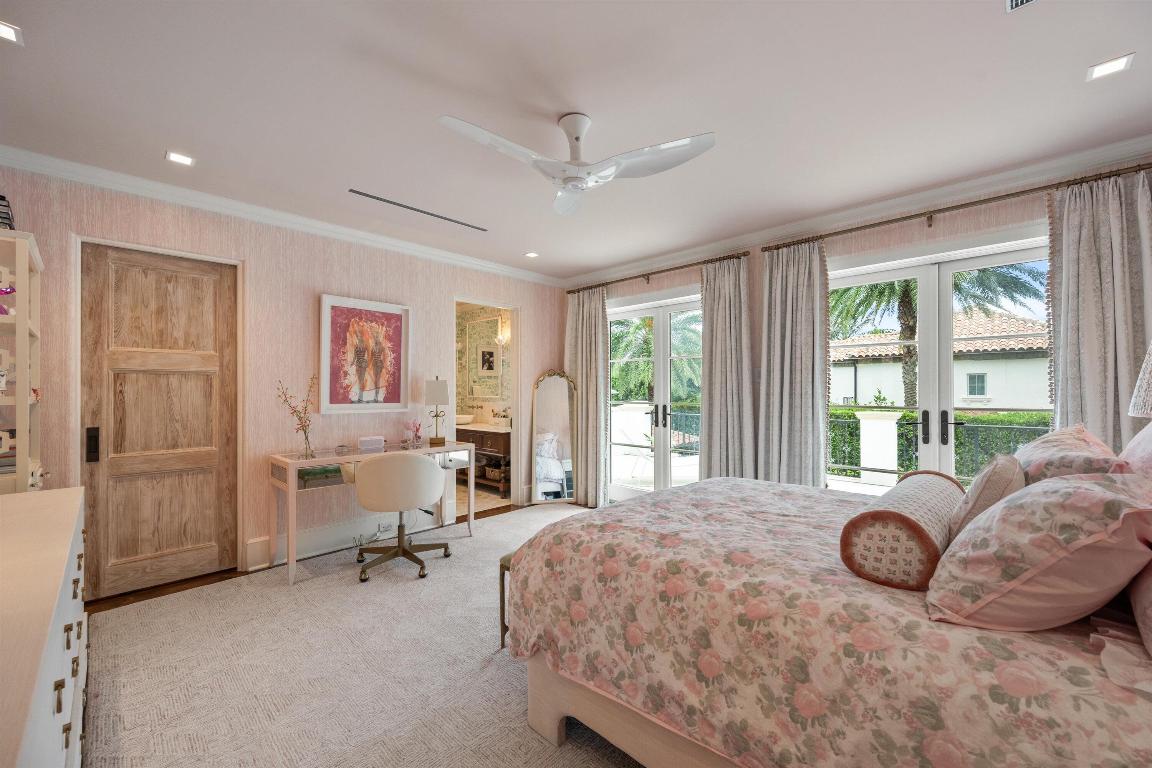 Picturesque Ocean Block Residence Near Town