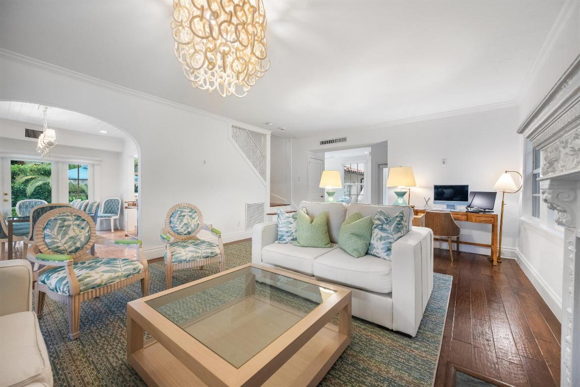 Double Lot Charmer In Town