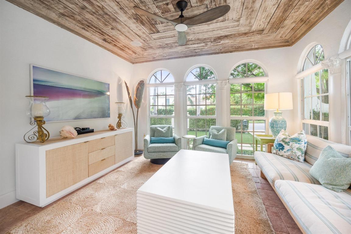 Double Lot Charmer In Town