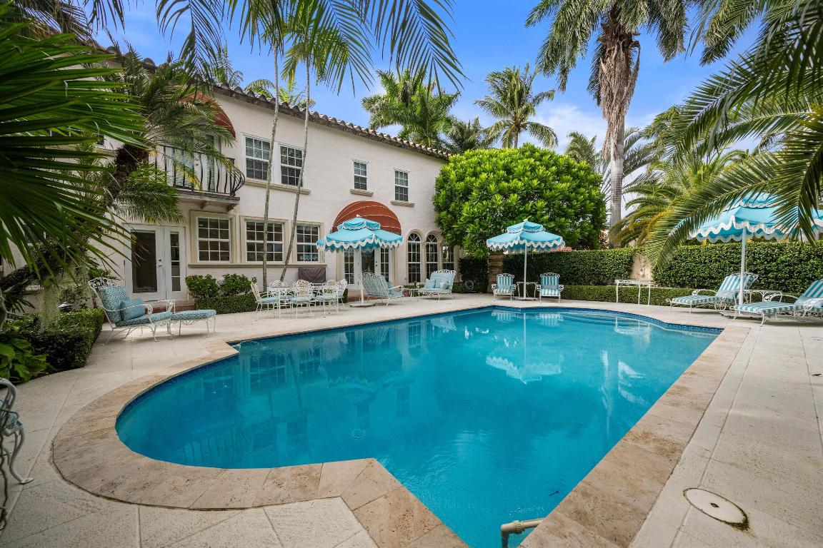 Double Lot Charmer In Town