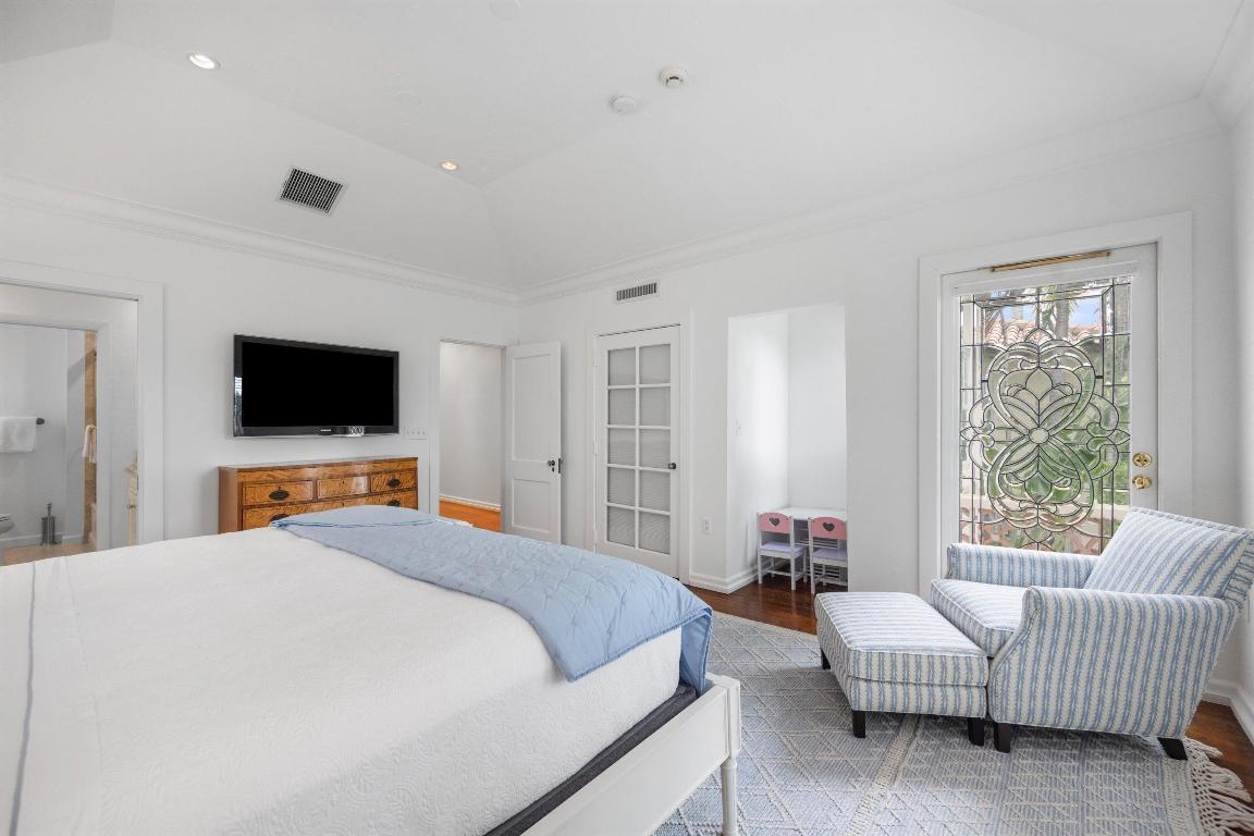 Double Lot Charmer In Town