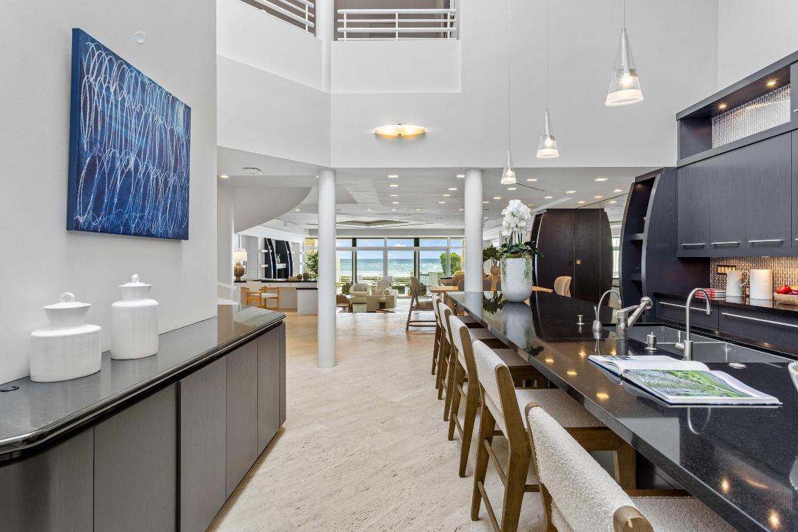 2 Sloans Curve Drive