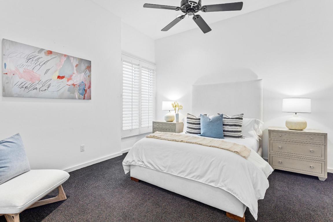 2 Sloans Curve Drive