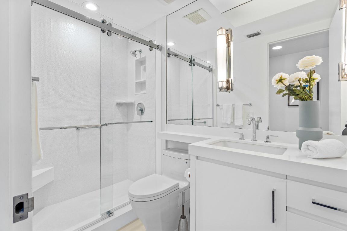 2 Sloans Curve Drive