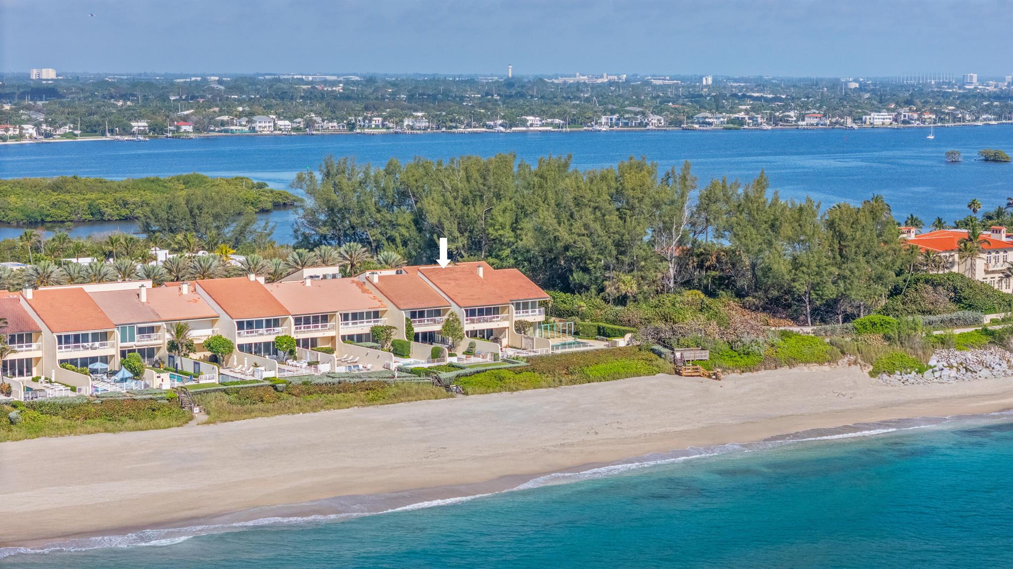 2 Sloans Curve Drive