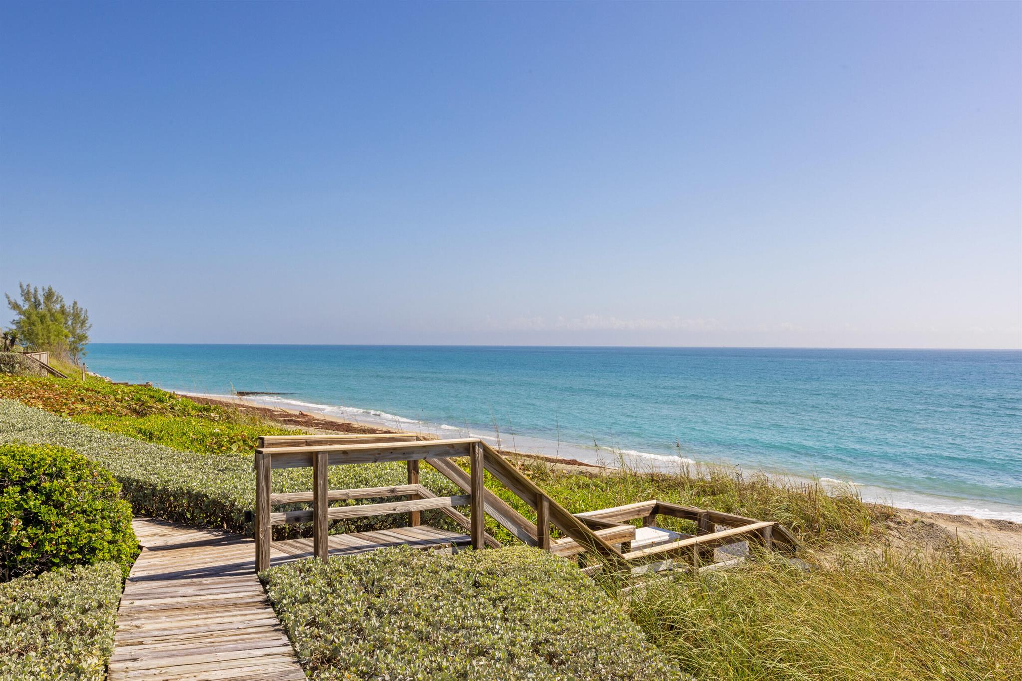 2 Sloans Curve Drive