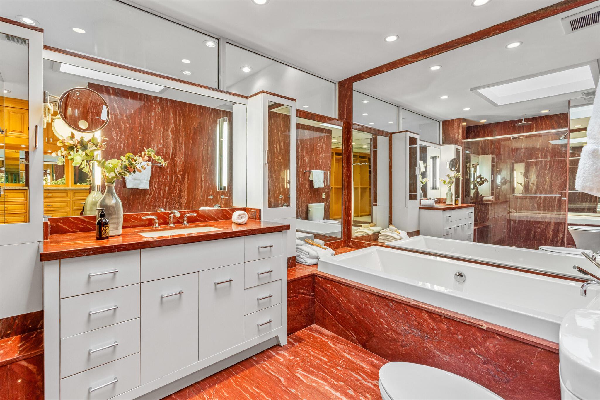 2 Sloans Curve Drive