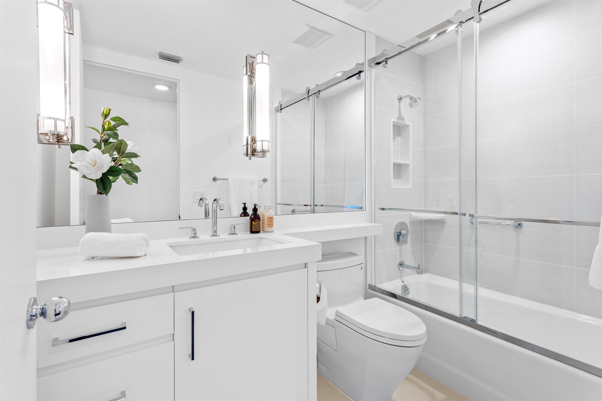 2 Sloans Curve Drive