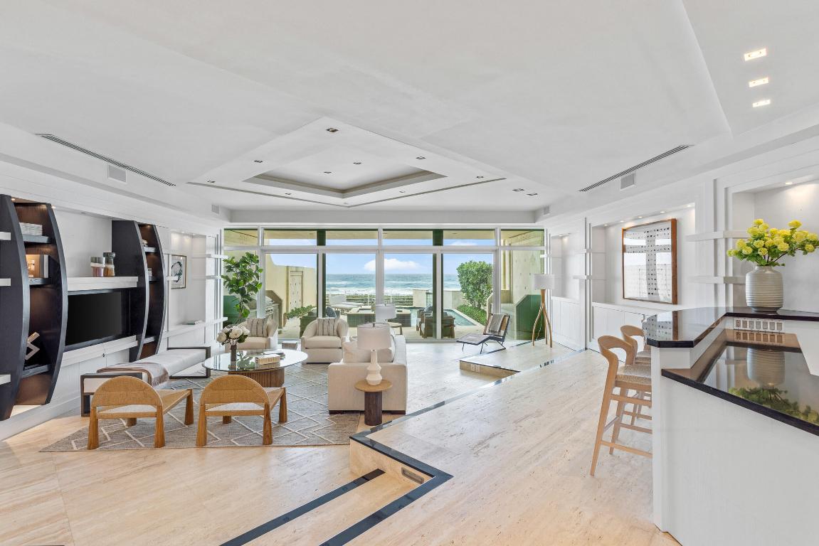 2 Sloans Curve Drive