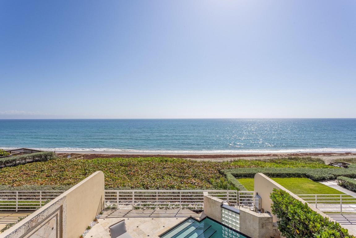 2 Sloans Curve Drive