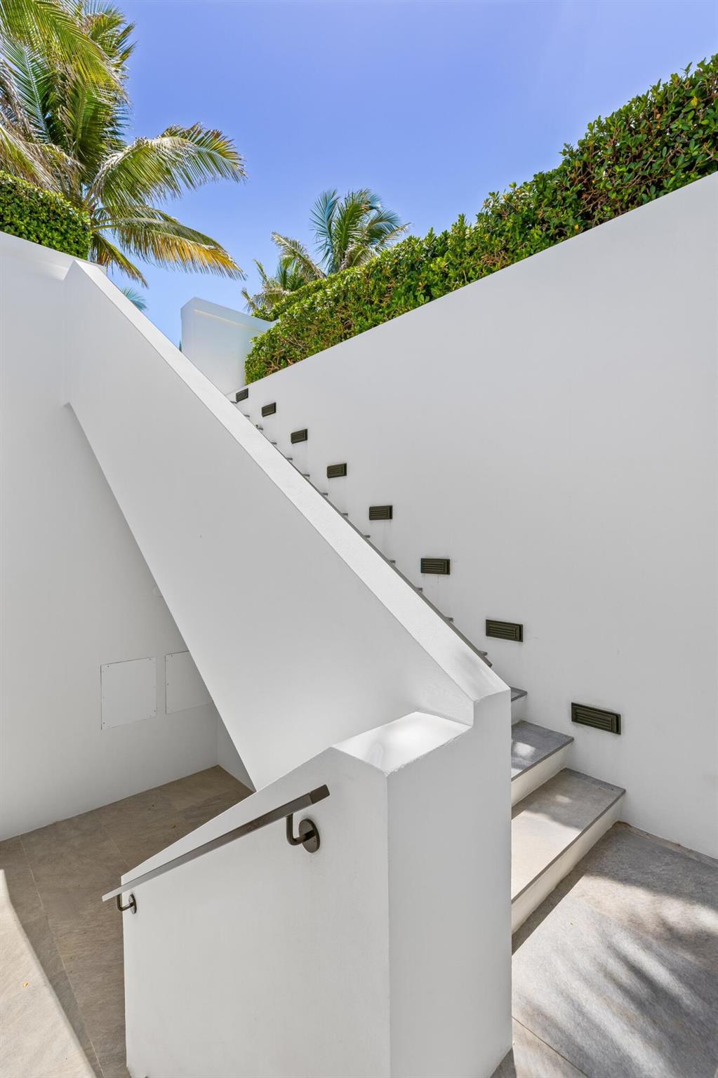 1660 S Ocean Boulevard