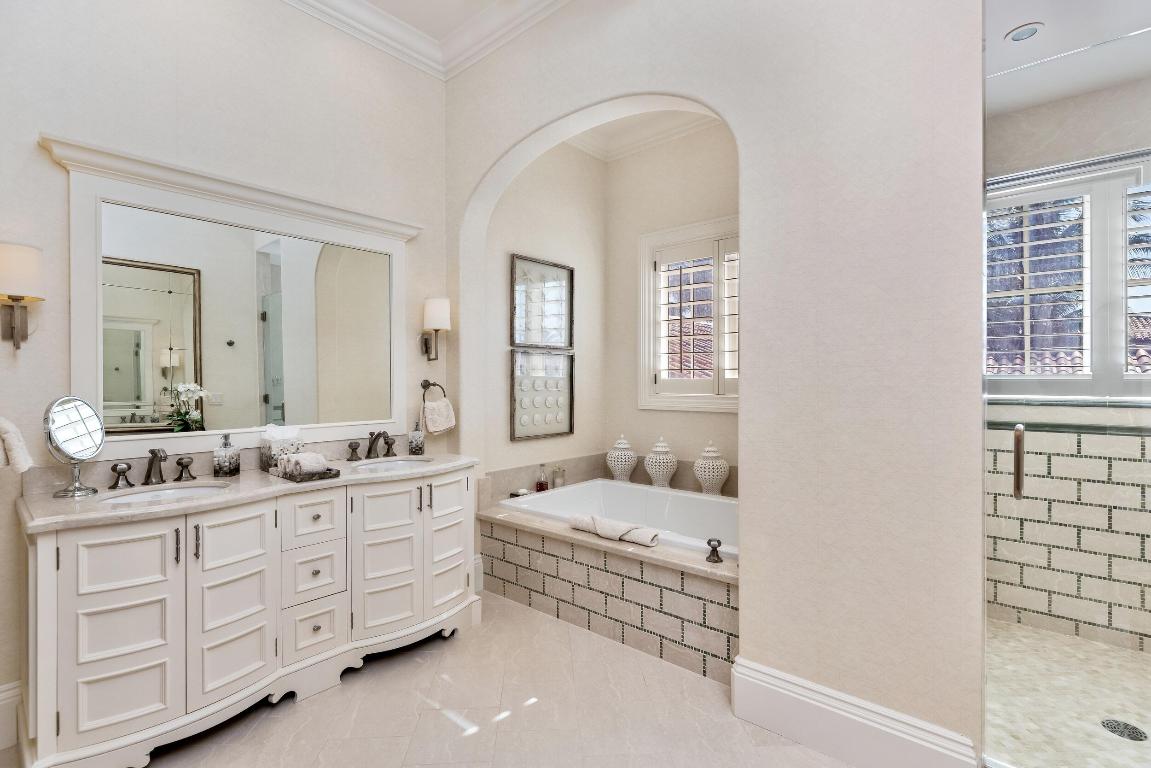 820 S Ocean Boulevard, Manalapan