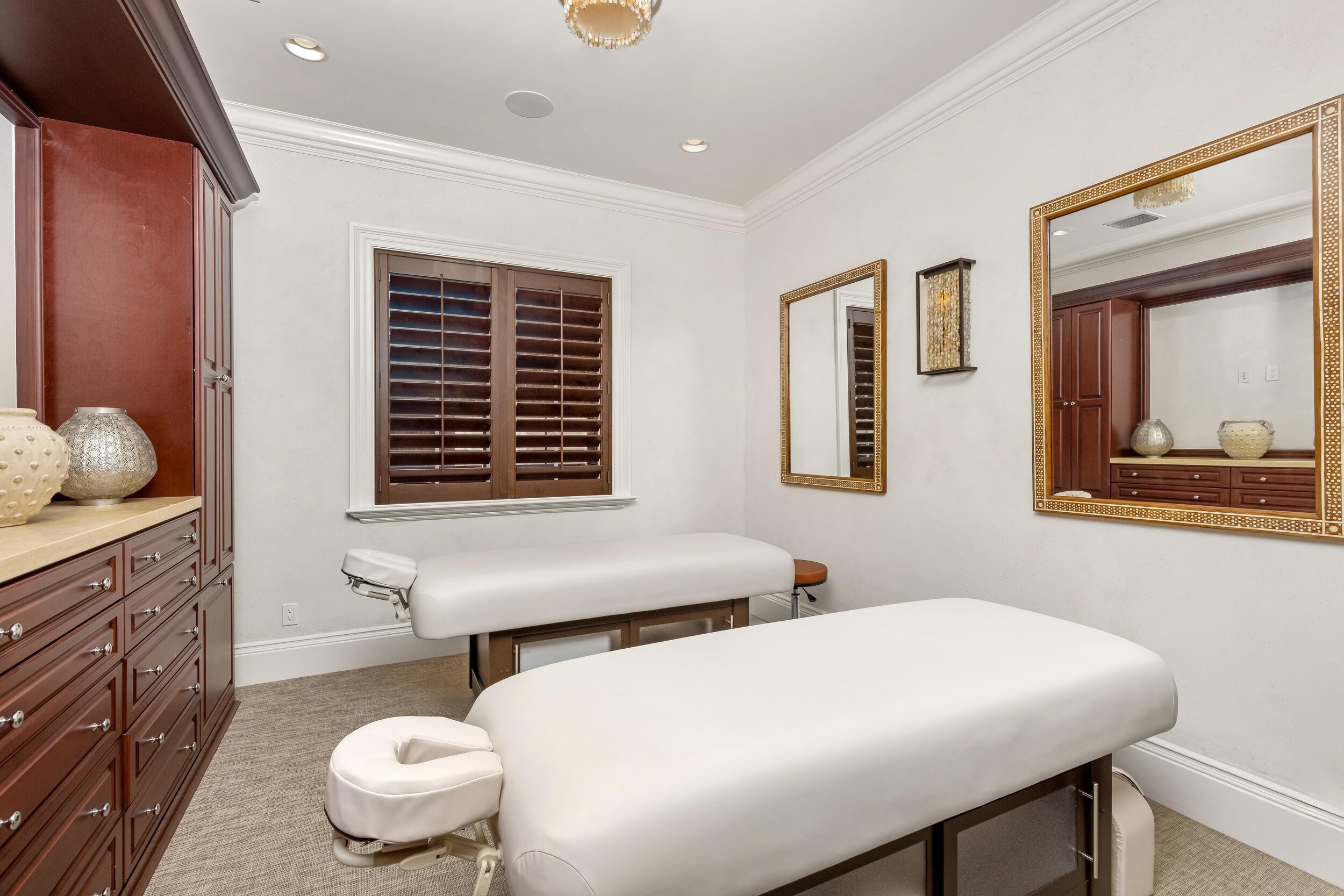 820 S Ocean Boulevard, Manalapan