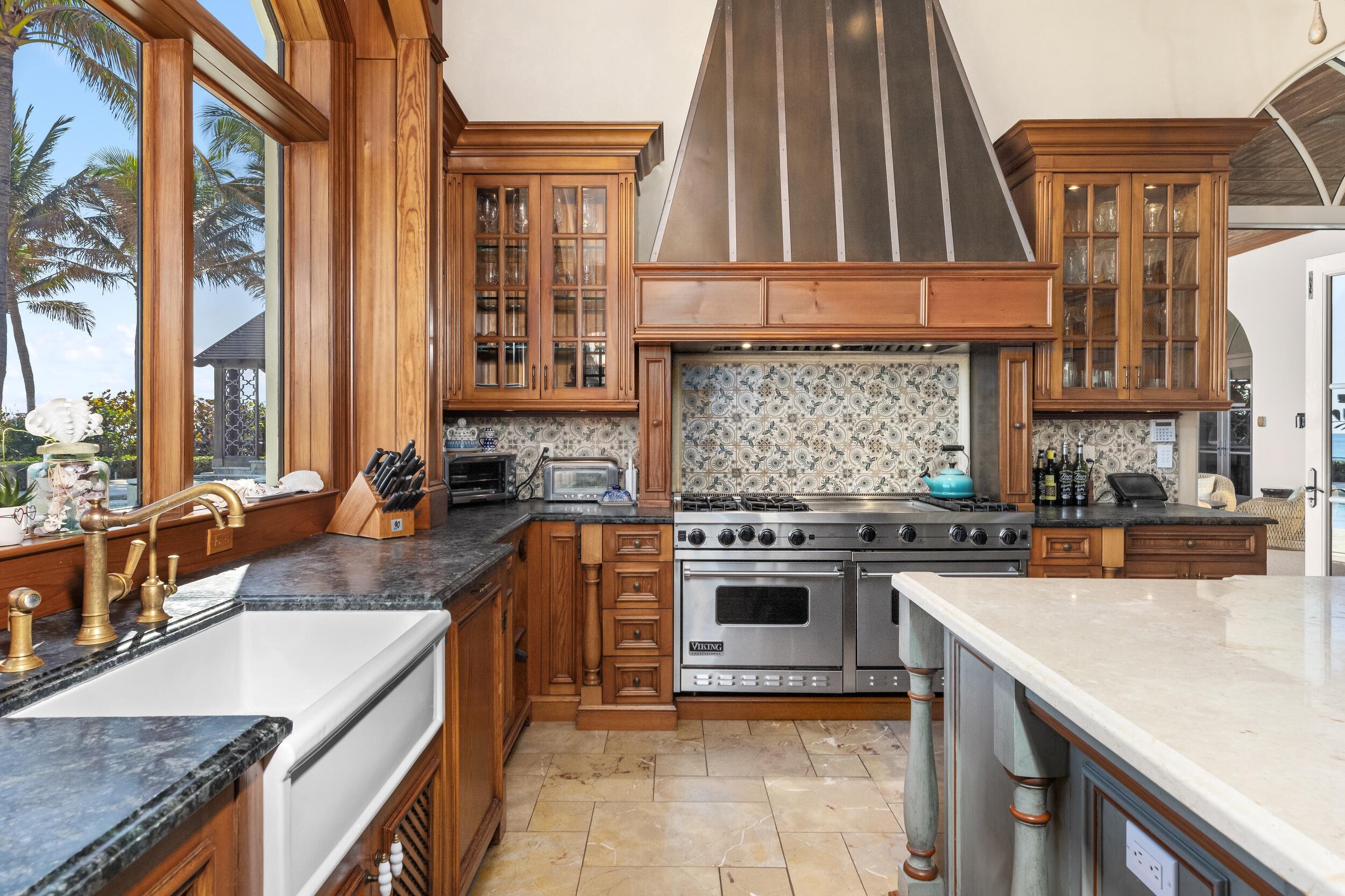 820 S Ocean Boulevard, Manalapan