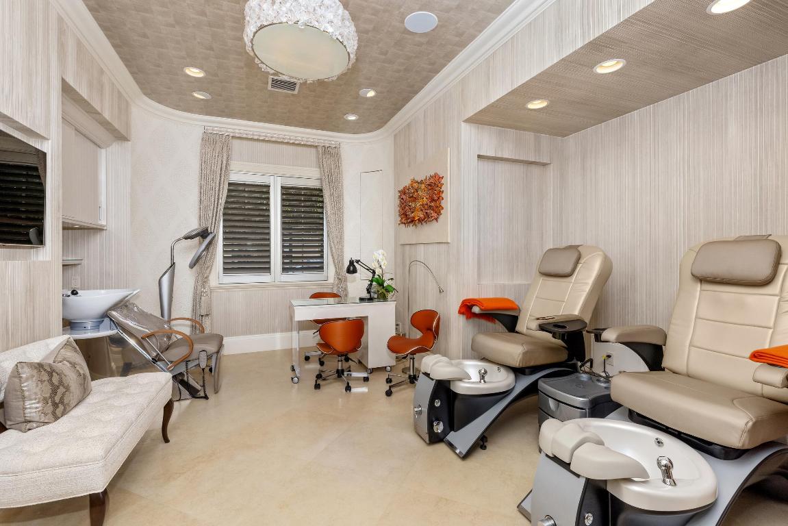 820 S Ocean Boulevard, Manalapan