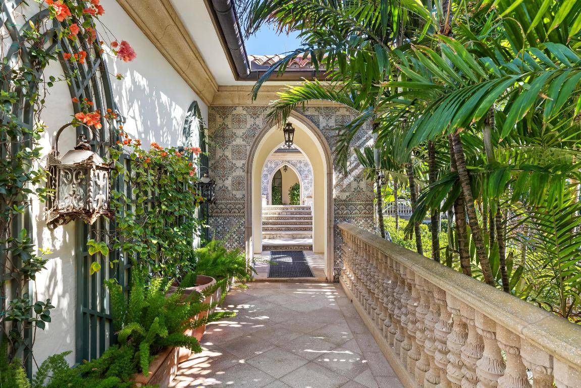 820 S Ocean Boulevard, Manalapan