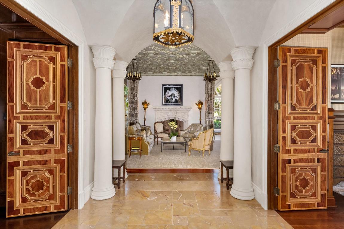 820 S Ocean Boulevard, Manalapan