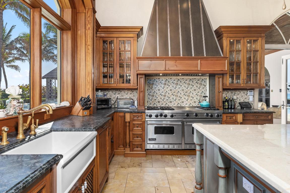 820 S Ocean Boulevard, Manalapan