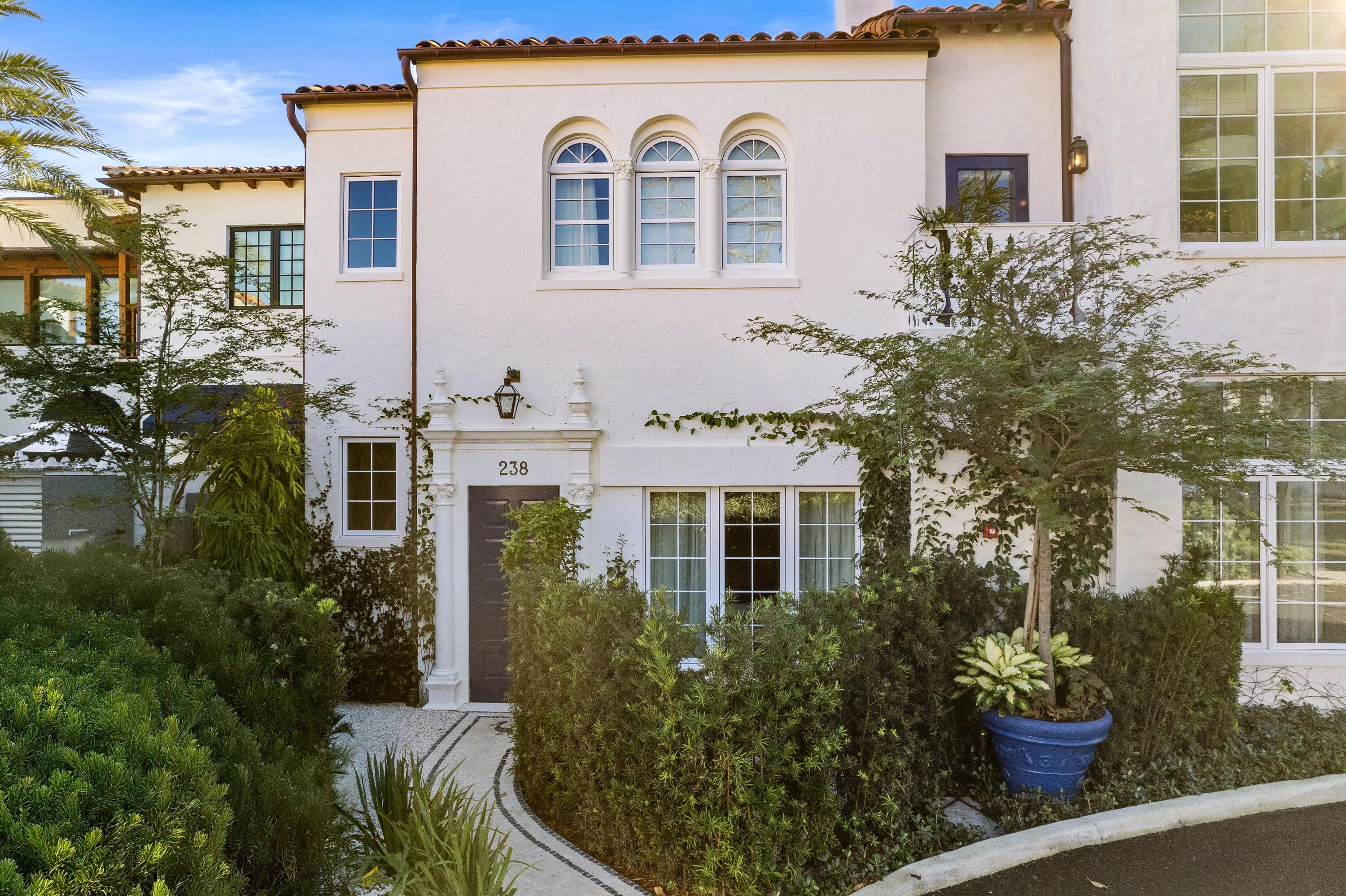238 Phipps