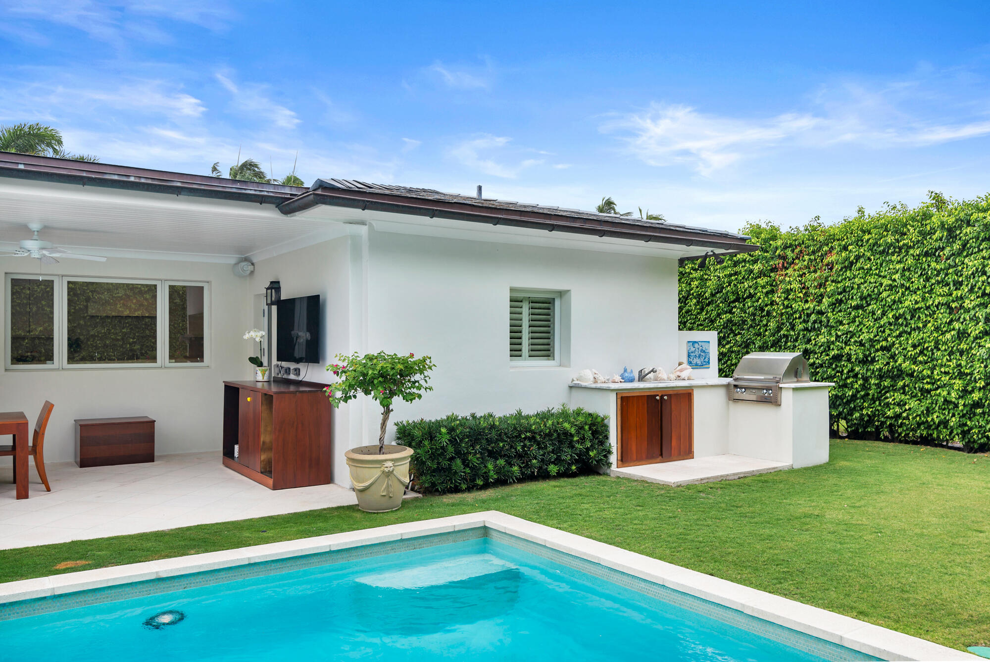 225 Jamaica Lane
