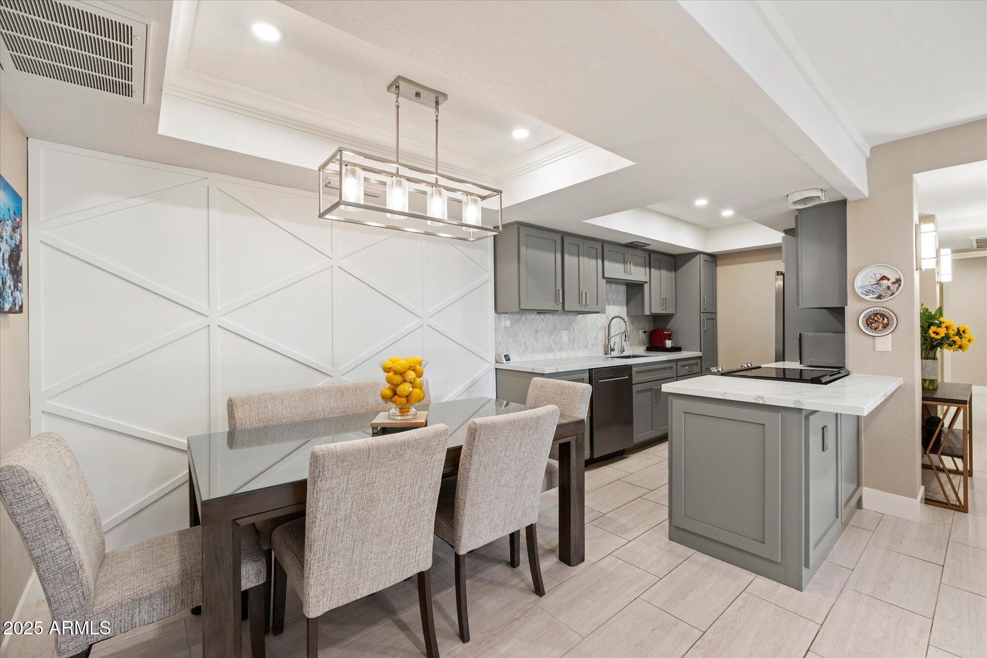 7557 N DREAMY DRAW Drive, 264, Phoenix Unit: 264