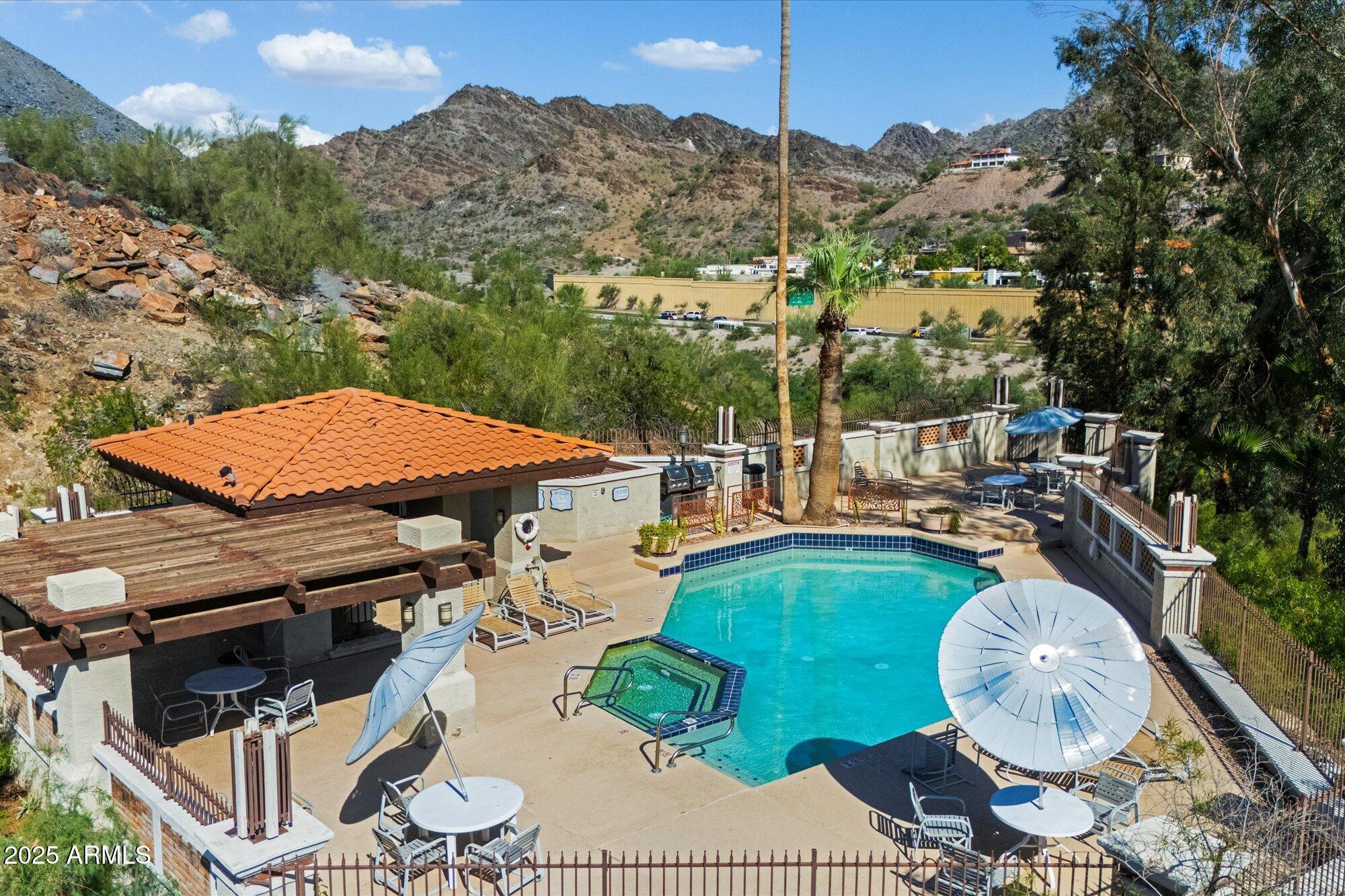 7557 N DREAMY DRAW Drive, 264, Phoenix Unit: 264
