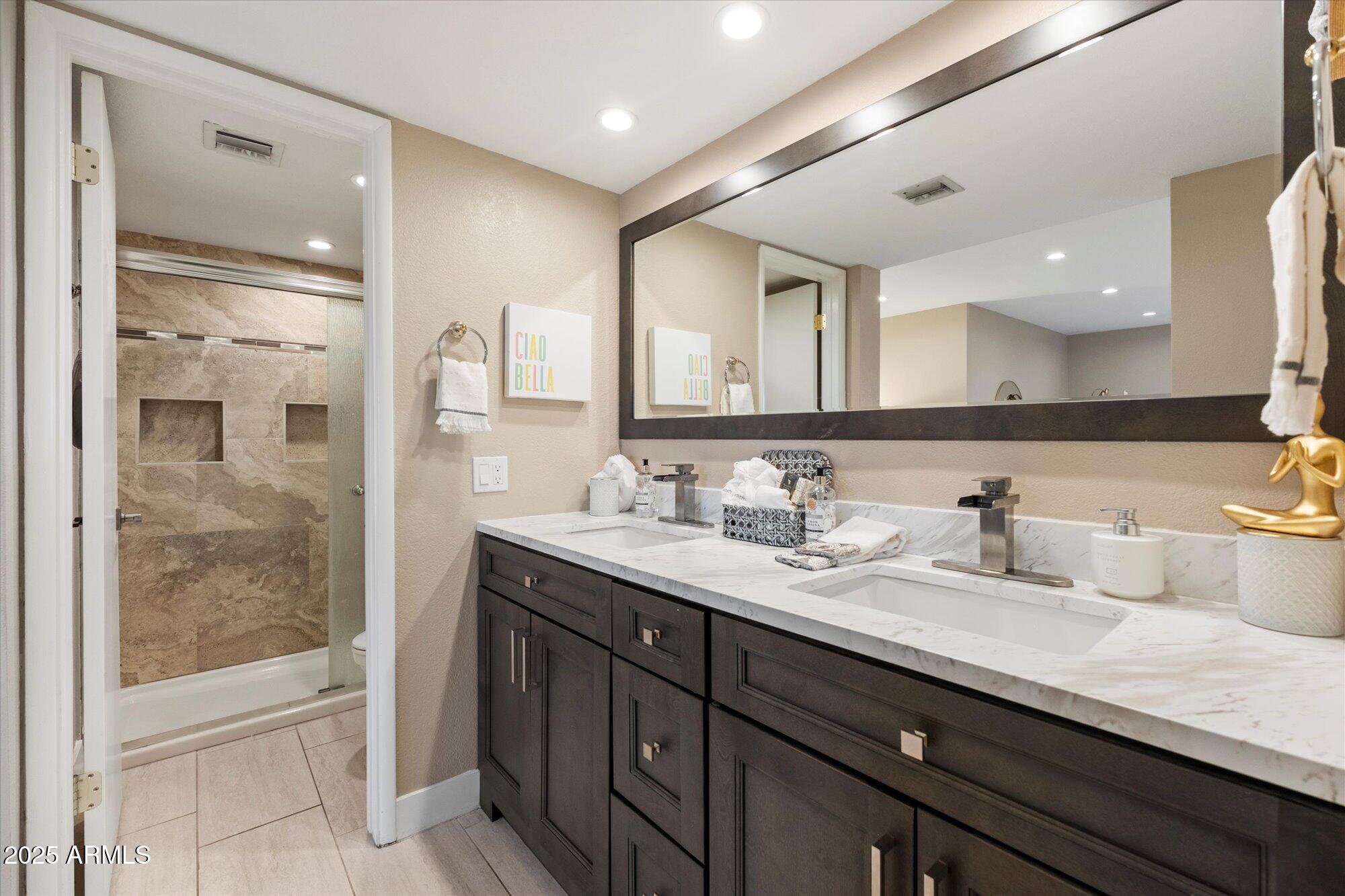 7557 N DREAMY DRAW Drive, 264, Phoenix Unit: 264