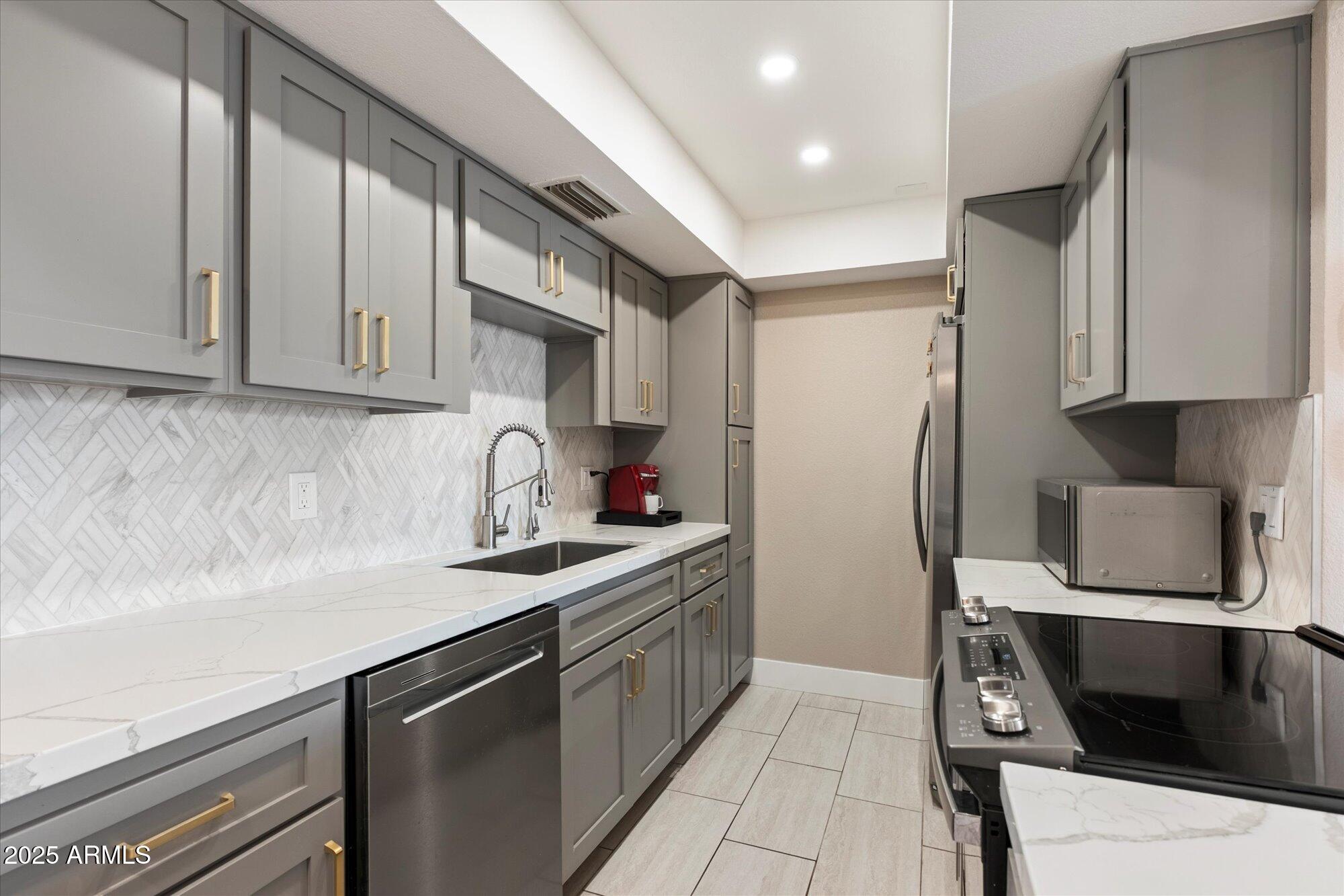 7557 N DREAMY DRAW Drive, 264, Phoenix Unit: 264