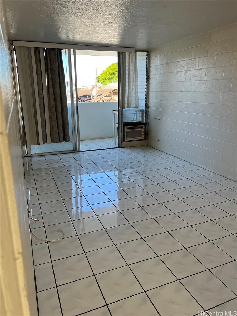 1870 Lusitana Street 201