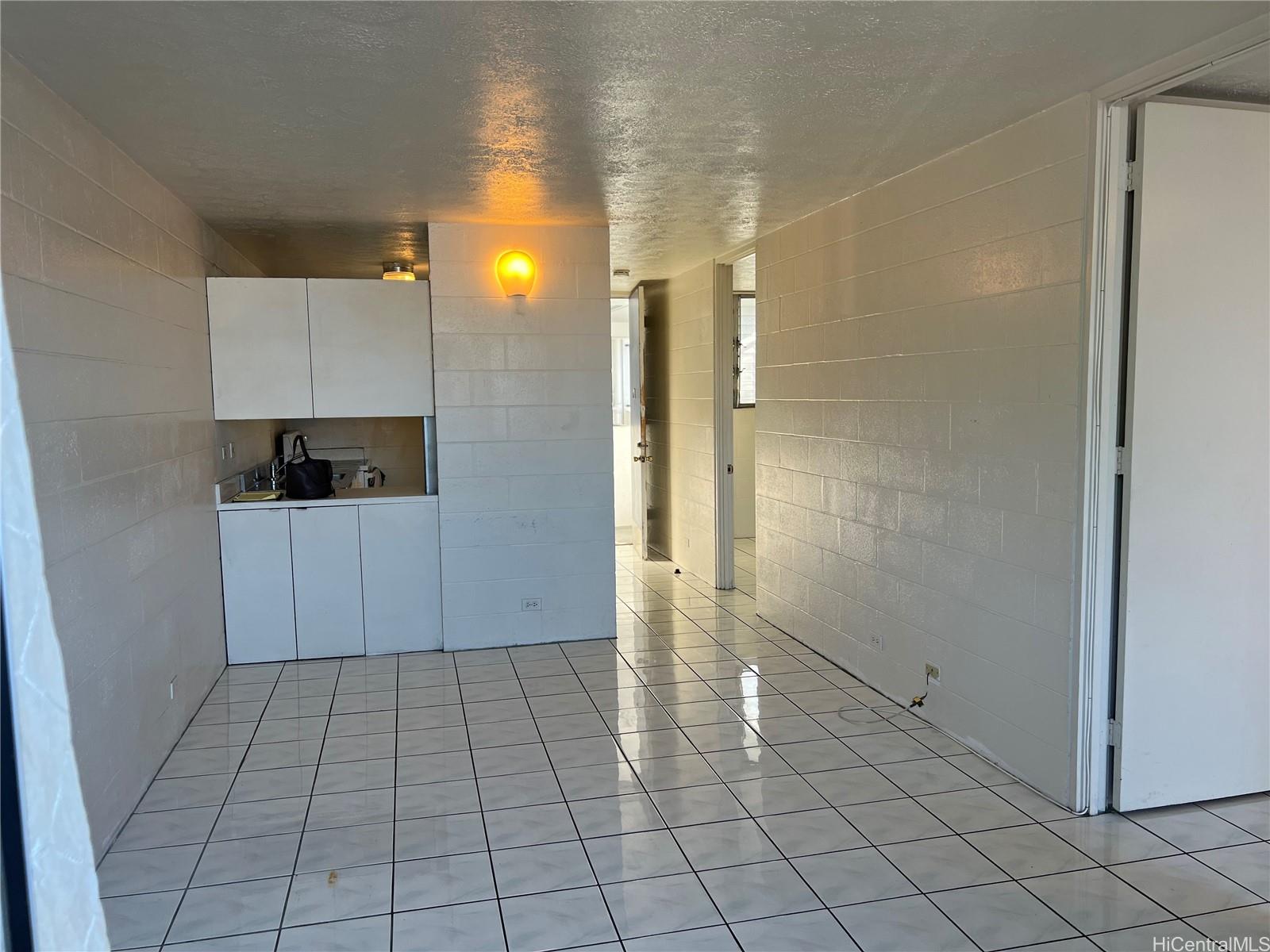 1870 Lusitana Street 201
