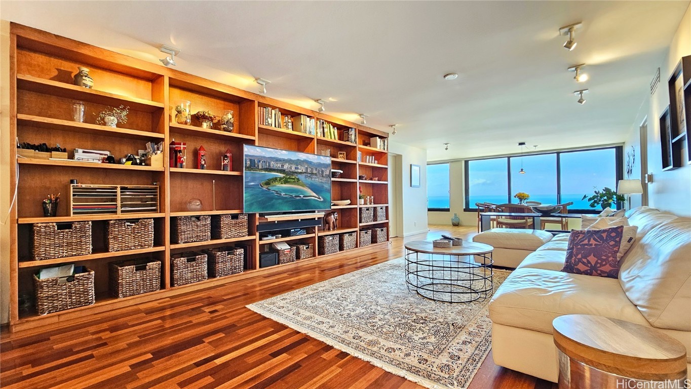 1600 Ala Moana Boulevard Unit: 3706